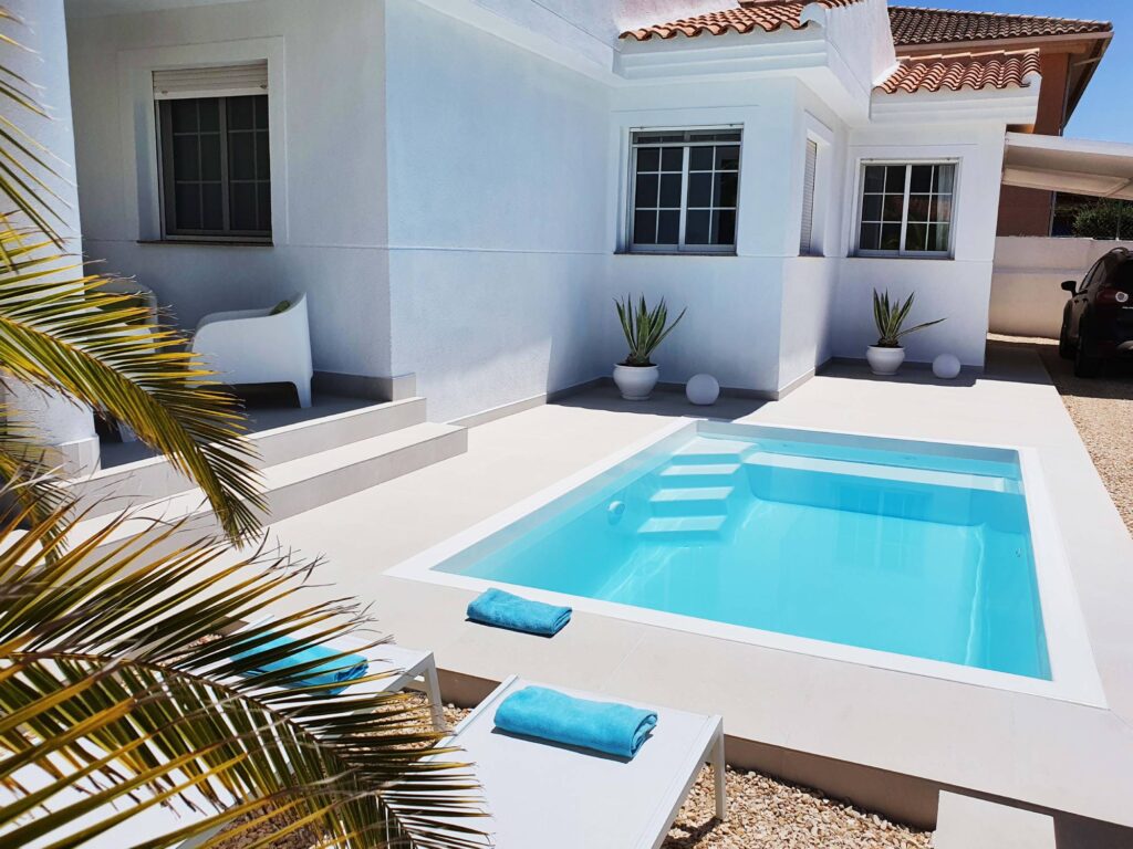 mini piscine coque modèle City