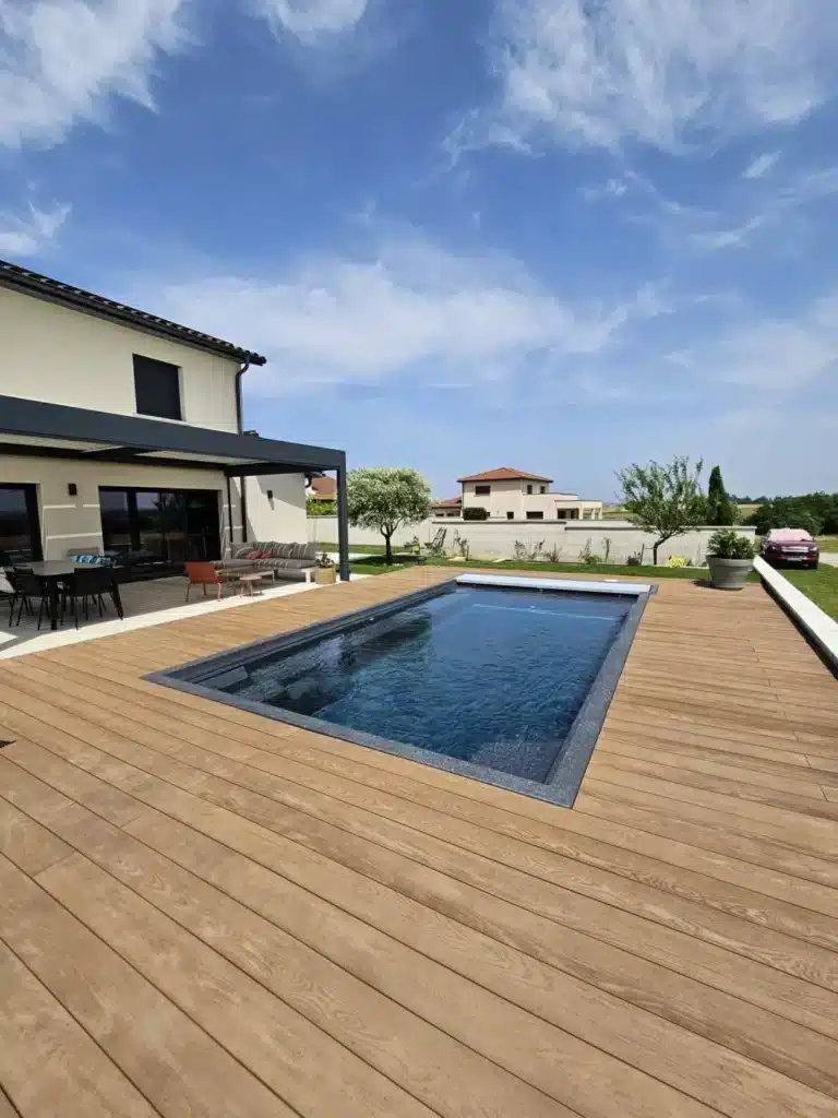 installation d'une piscine coque par les piscines du sud est à vienne