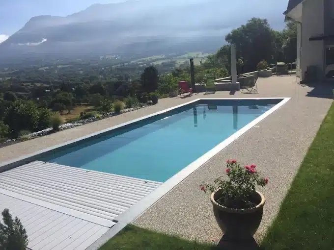 installation d'une piscine coque à lorgues par Freedom Pool Spa